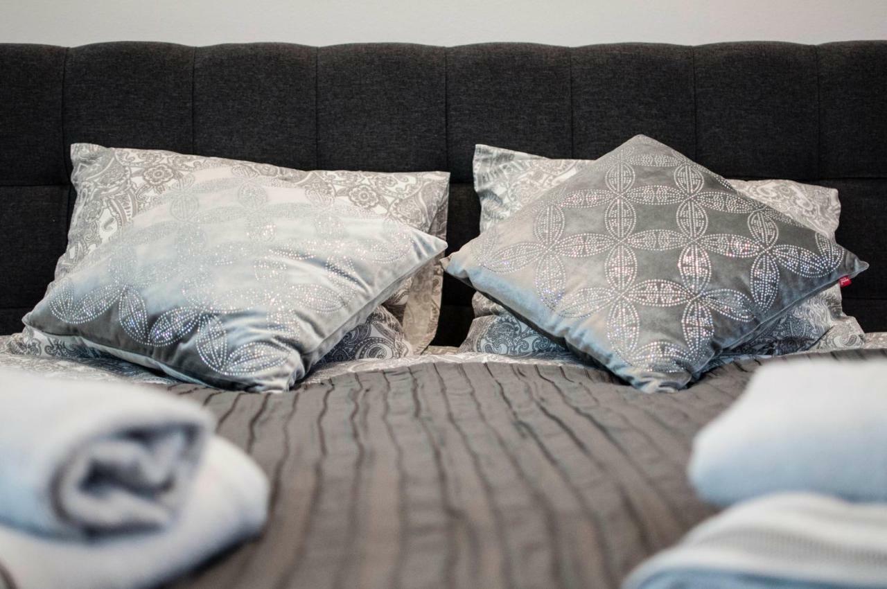 Cracow Jacuzzi Apartments - Silver Room คราคูฟ ภายนอก รูปภาพ