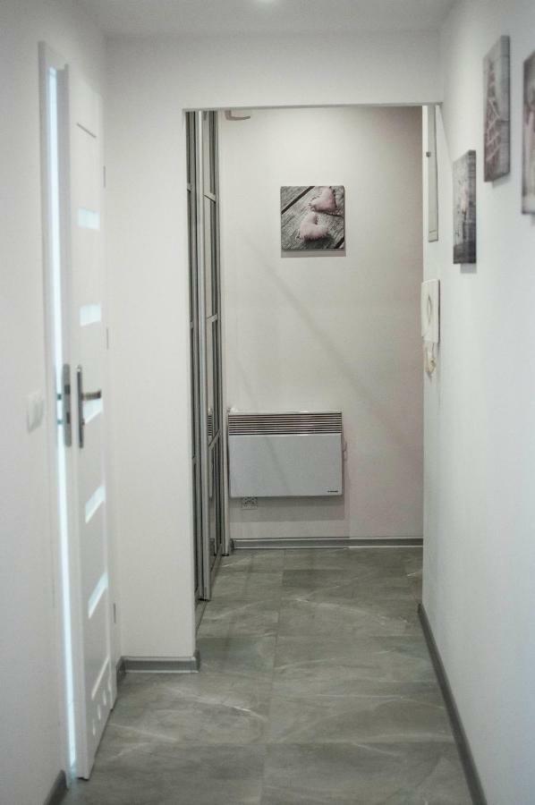 Cracow Jacuzzi Apartments - Silver Room คราคูฟ ภายนอก รูปภาพ
